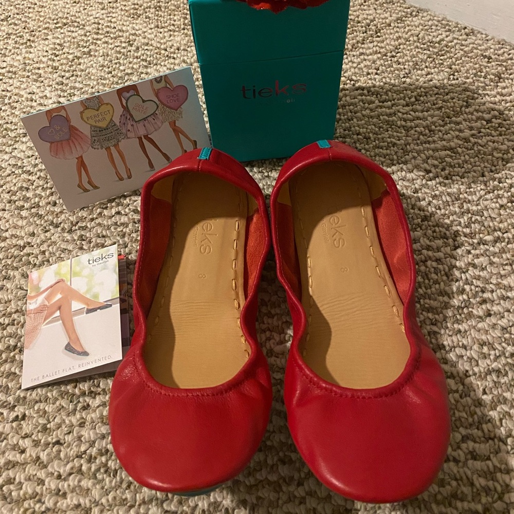 Brand new True Love Red Tieks